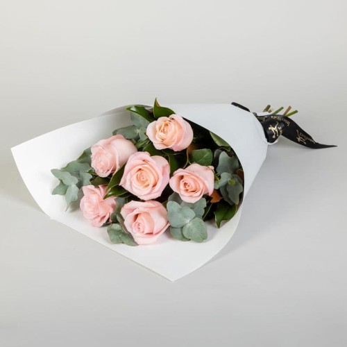 J'adore Roses in White